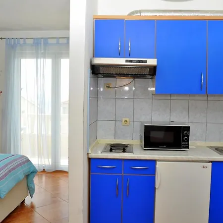 With A Parking Space - 14667 Apartment Makarska
