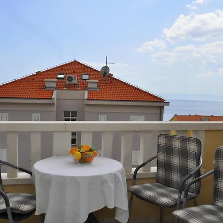 With A Parking Space - 14667 Apartment Makarska